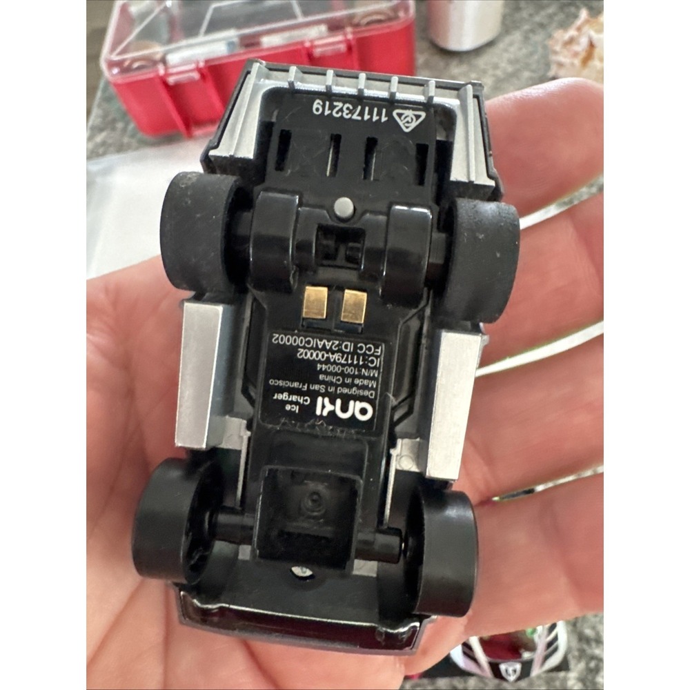 6 Anki Drive Cars & Semi w/ Charging Pods #019 - Picture 6 of 9